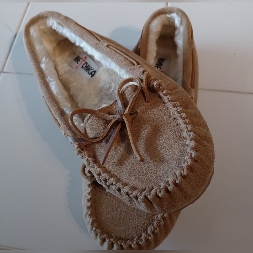 ๐HP!๐ Women's Minnetonka Lined Moccasins, Size 7 NWB! - Picture 4 of 6